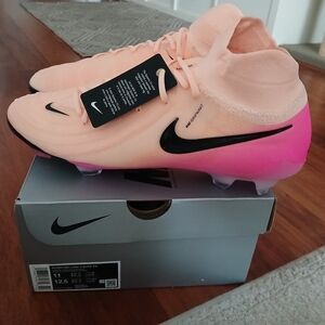 Nike Phantom Luna II Elite FG Soccer Cleats